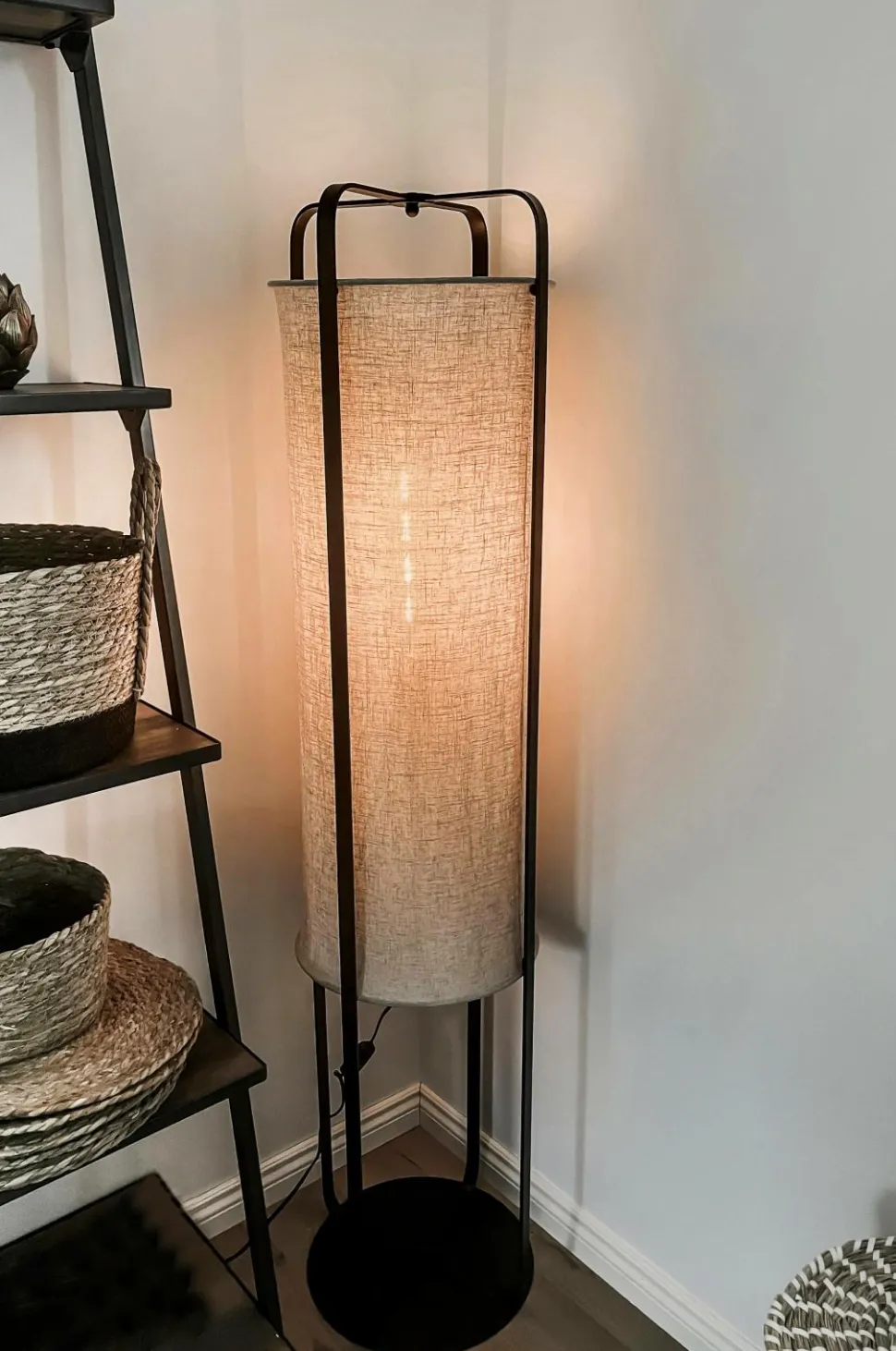 Aneta Lighting Gulvlampe Ronda