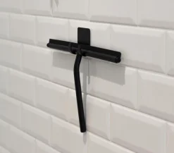 Beslag Design Base - Bruseaftrækker med holder