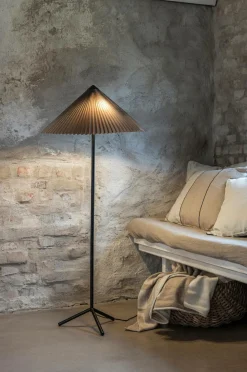 Markslöjd Gulvlampe Plisado