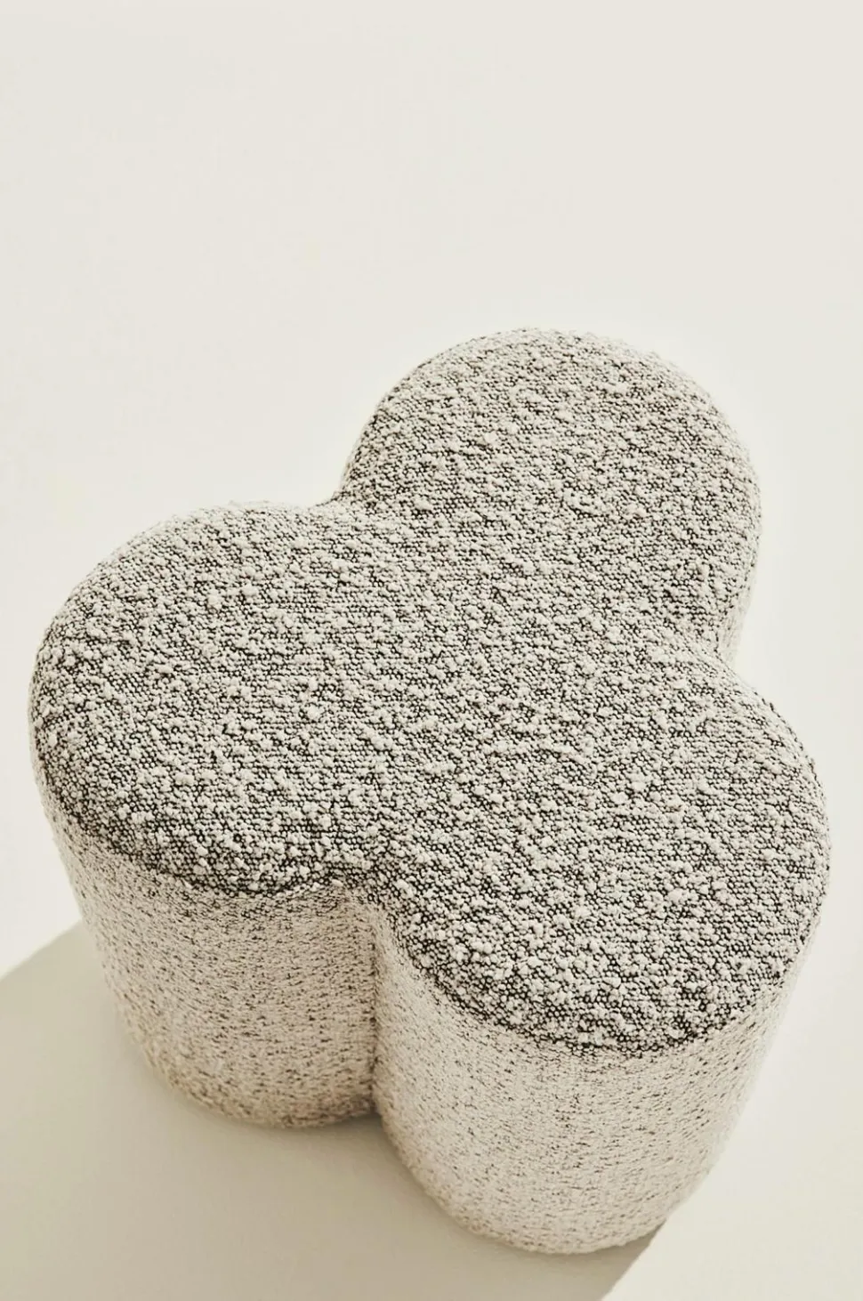 Pastill Bodhi puf i bouclé ø 40 cm