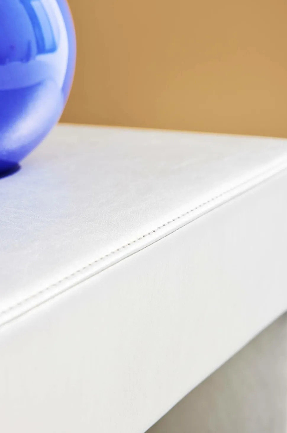 Pastill Odette bænk vegansk læder 120 cm