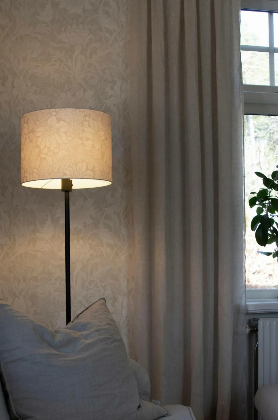 PR Home Gulvlampe Amy sort