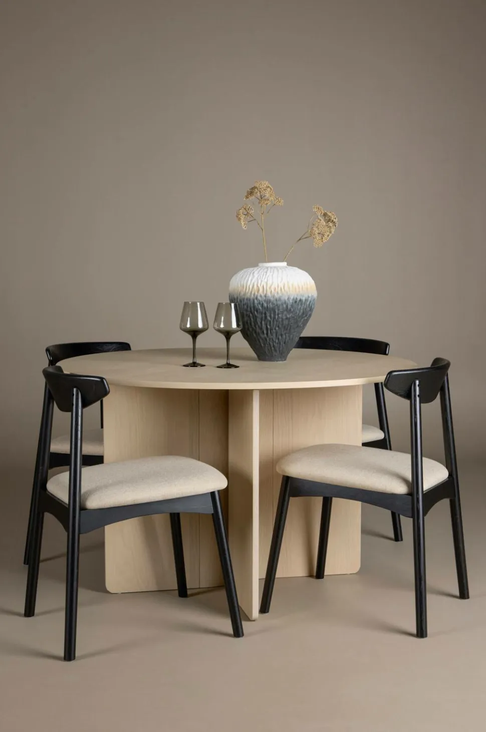 Venture Home Bord Tyresö med stol Ven