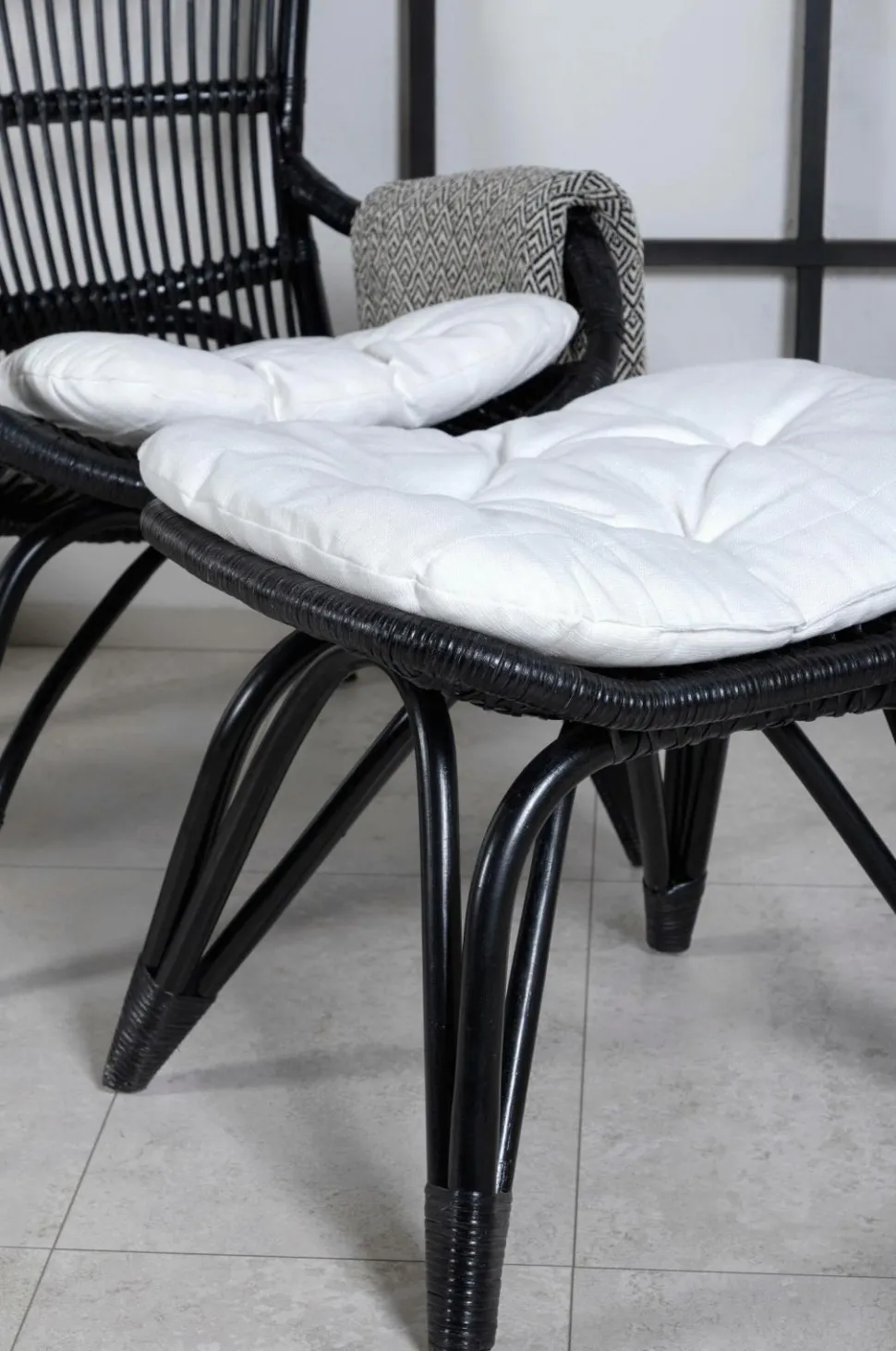 Venture Home Ella Lounge Chair