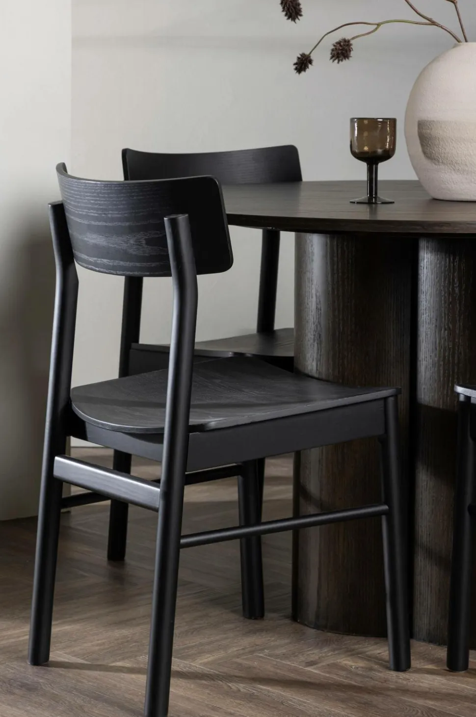 Venture Home Spisegruppe Olivia og stolene Montros