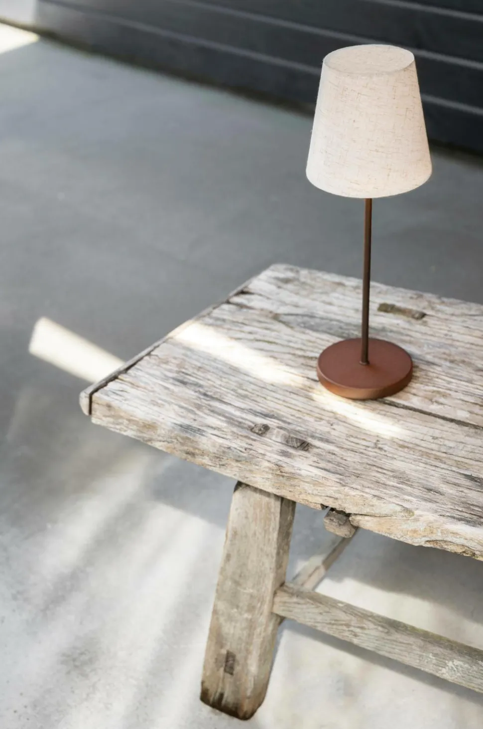 watt & VEKE Bordlampe Tyra bærbar